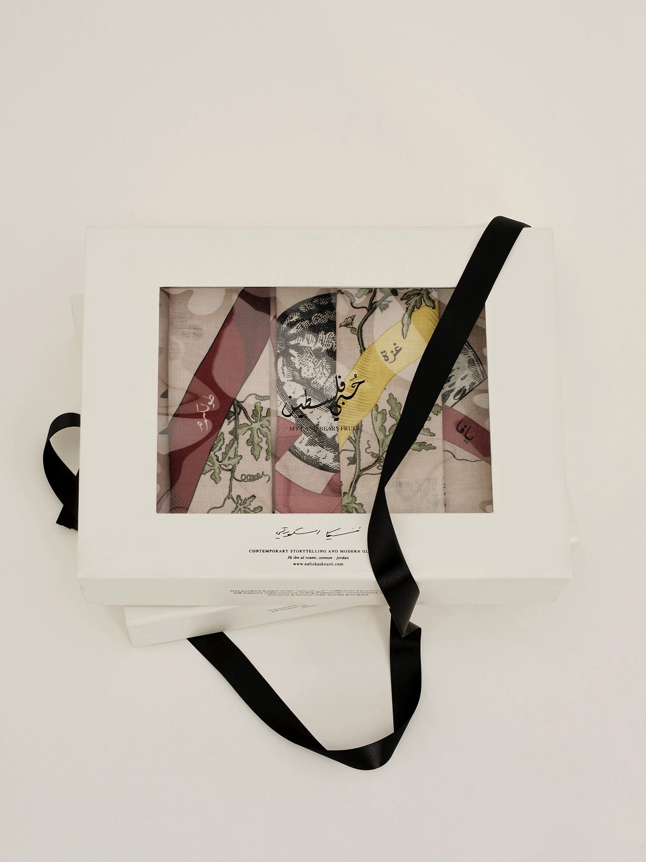 Multicolor Table Cloth and Table Napkins