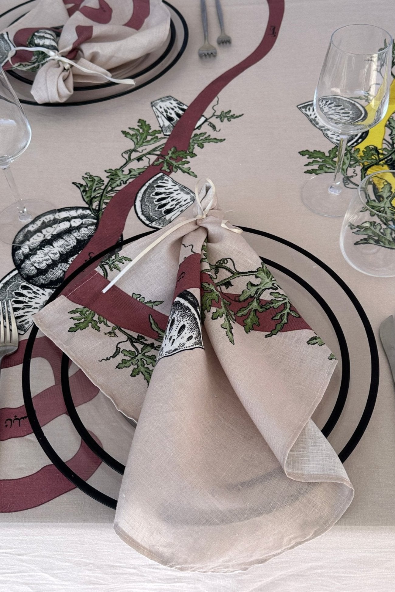 Multicolor Table Cloth and Table Napkins